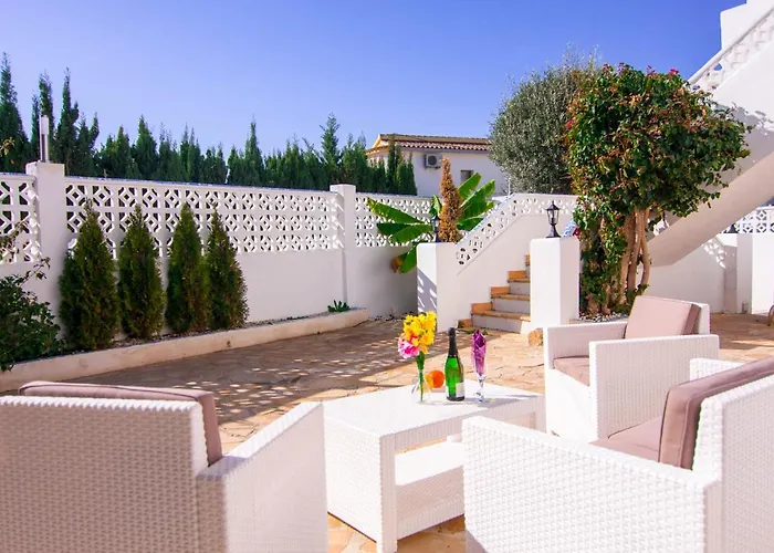 Guzman - Belvic Βίλα